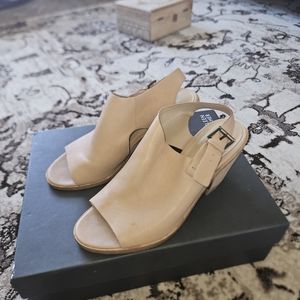 Eileen fisher 9.5 leather slingbacks